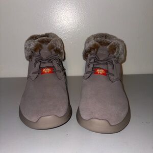 Skechers Goga mat Tan Faux Fur upper Lined winter boots NWT size 9W